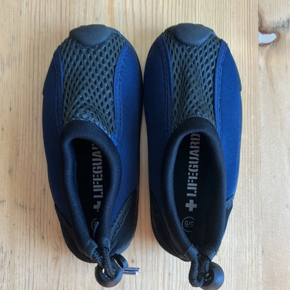 Lifeguard 5/6 Little Kids Water Shoes Blue Black Like New